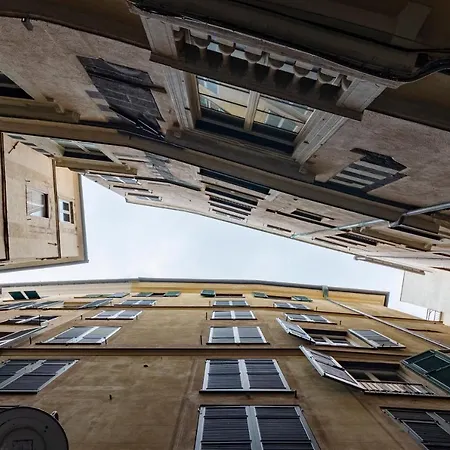 Altido Chic Flat In Historical Centre Apartment *
