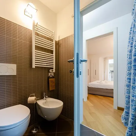 Altido Chic Flat In Historical Centre Apartment